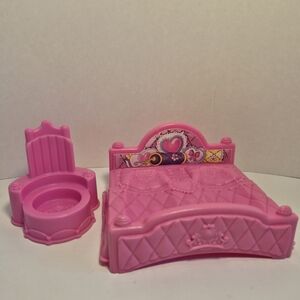 Fisher Price Little People Disney Princess Palace Talker Castle Bed & Throne